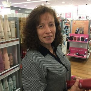 Meet your Posher, Lori